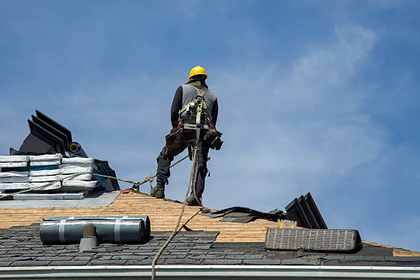 Professional Gutter Installation technician working in Woodlake, TX